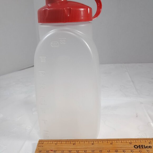 Rubbermaid Servin Saver Pitcher Jug #IC97 Red Flip Top Lid 1 QUART 32 oz Vintage - Picture 8 of 8